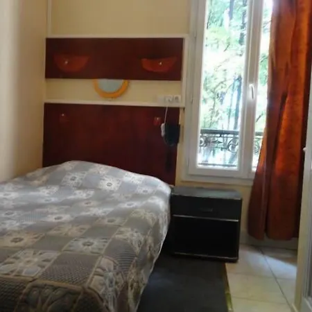 Hotel Santana Clichy