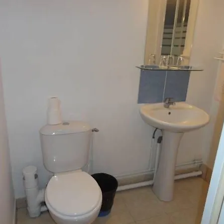 Santana Hotel Clichy