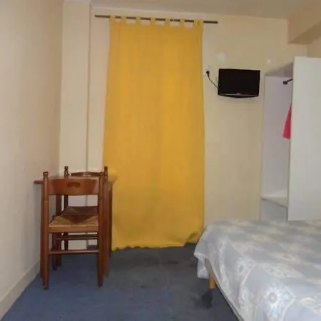 Hotel Santana Clichy