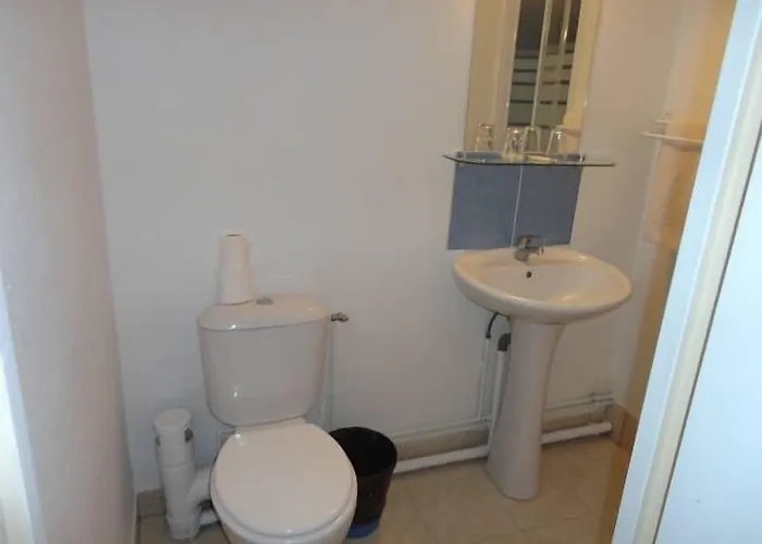 Santana Hotel Clichy